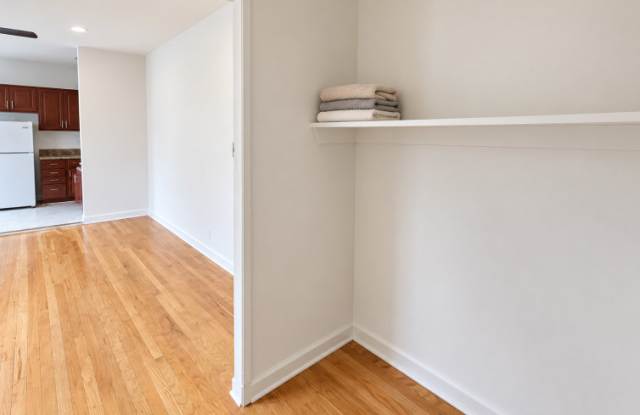 1635 W Morse Gallery 4
