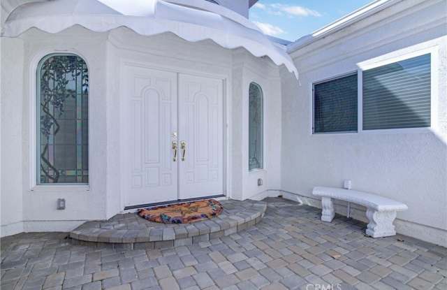 23601 Sidney Bay Gallery 2