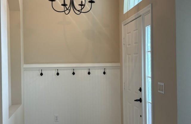 Beautiful 4-Bedroom Home in Desirable Sawgrass Subdivision Gallery 4