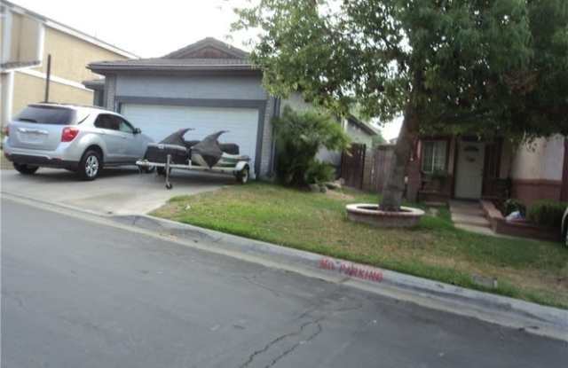 AMAZING HOUSE IN NICE COMMUNITY!! - 835 South Tamarisk Avenue, San Bernardino, CA 92376