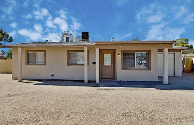 3033 E Corrine Dr - 3033 East Corrine Drive, Phoenix, AZ 85032