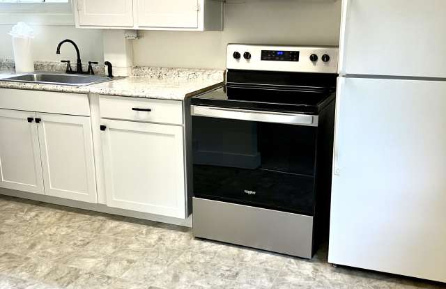 2139 4th St photos photos