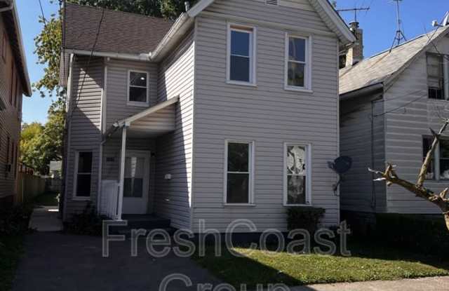 3318 W 30th St - 3318 West 30th Street, Cleveland, OH 44109