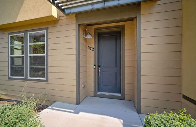 Modern 3BR Lakewood Townhome with 2-Car Garage Gallery 3