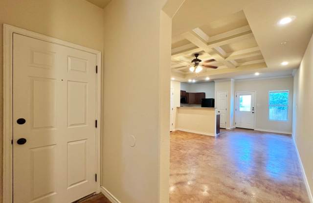 3 bed 2 bath townhome in Leon Valley Gallery 2
