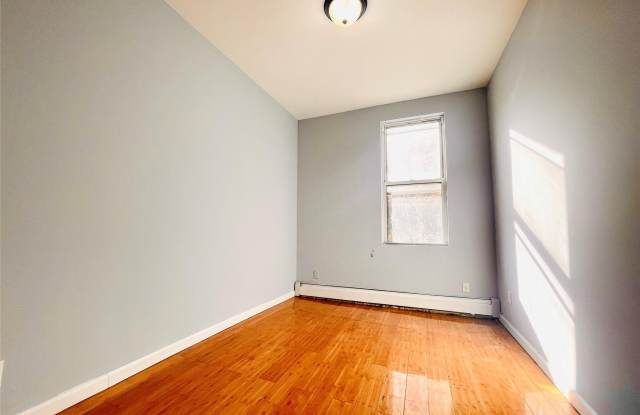 124-12 Metropolitan Avenue photos photos