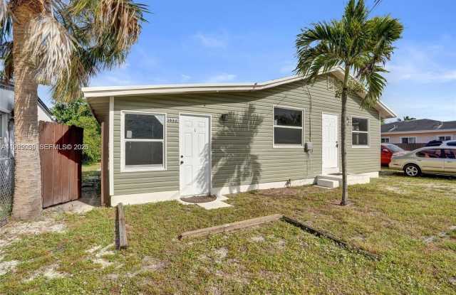 3633 SW 12th Ct photos photos