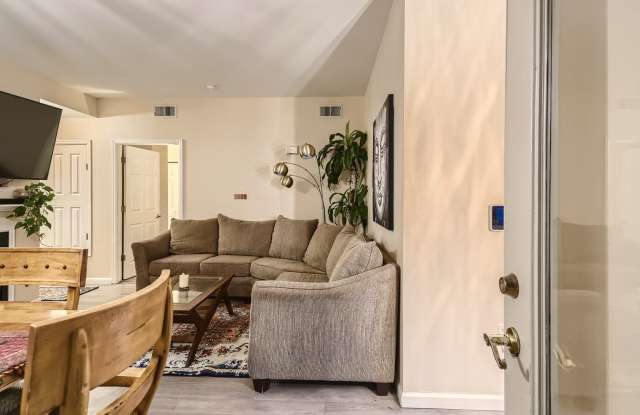 18425 E Flora Dr Apt A Gallery 4