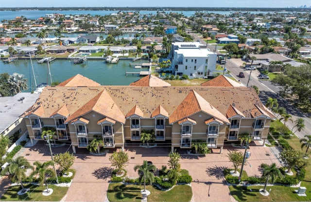 300 CAPRI Boulevard Gallery 2