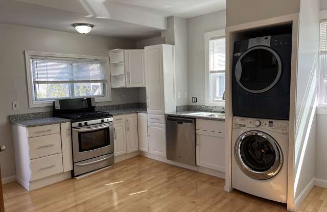 96 Bristol Rd - 2Unit #2 photos photos