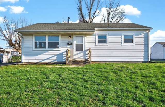 5345 Middlebury Road photos photos