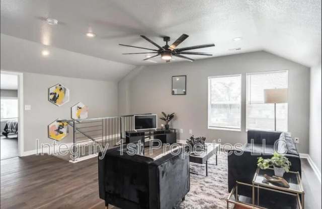 3836 The Paseo Gallery 4