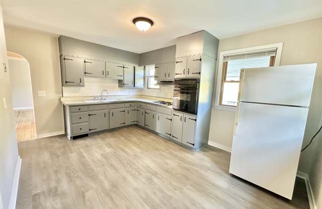 109 Grand St photos photos