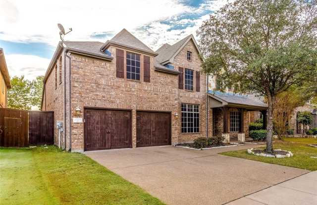2415 Laguna Lane - 2415 Laguna Ln, Arlington, TX 76012