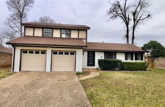 UPDATED IN TOWN SOUTH-LARGE 4/3 BRICK HOME-VERY NICE photos photos