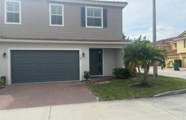 1805 Noel Place photos photos
