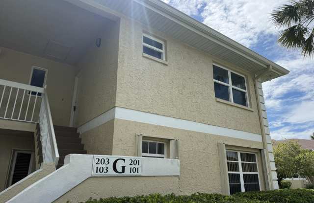 1536 SE Royal Green photos photos