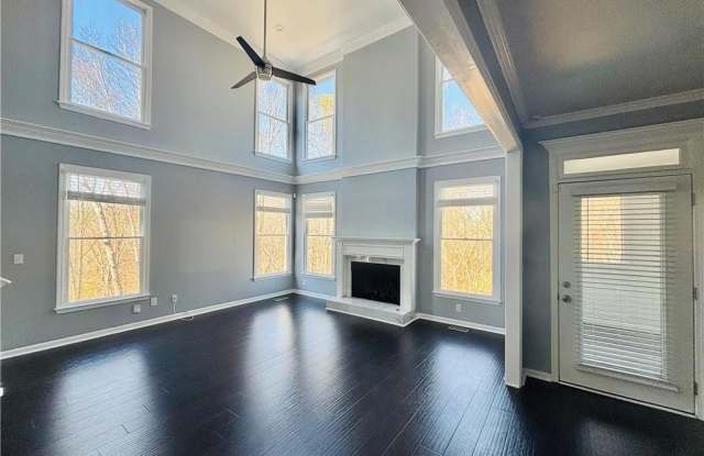 240 Creekside Park Drive Gallery 4