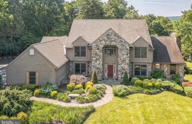 For Rent! Large 5-Bedroom, 3.5-Bath Home with Scenic Views photos photos For Rent! Large 5-Bedroom, 3.5-Bath Home with Scenic Views photos photos