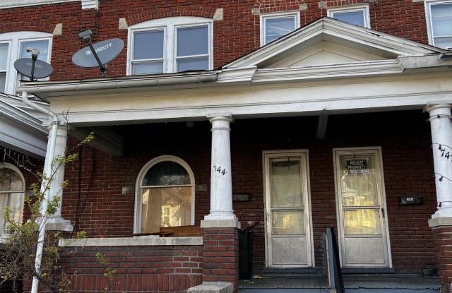 744 West King Street - 744 West King Street, Martinsburg, WV 25401