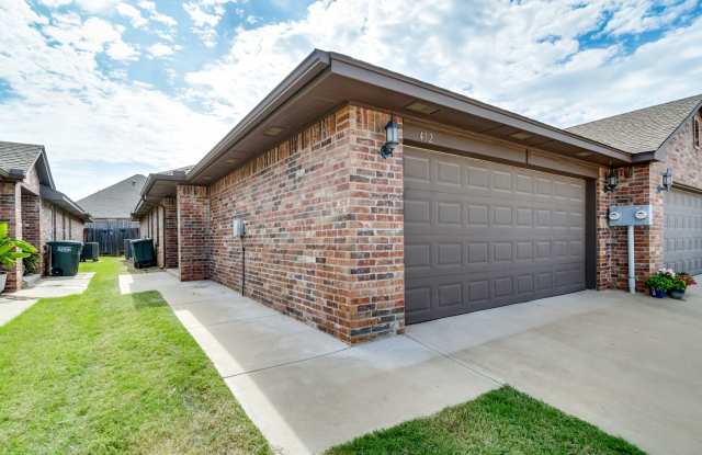 3 Bedroom 2 Bath 2 Car Garage - Edmond Schools Gallery 3