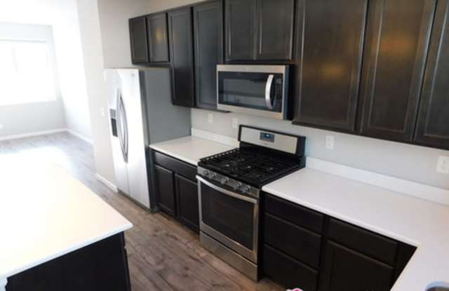 4220 E Warren Avenue Unit 6  4 Gallery 3
