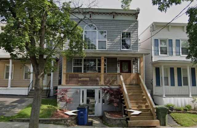 27 McElwain Avenue Gallery 1