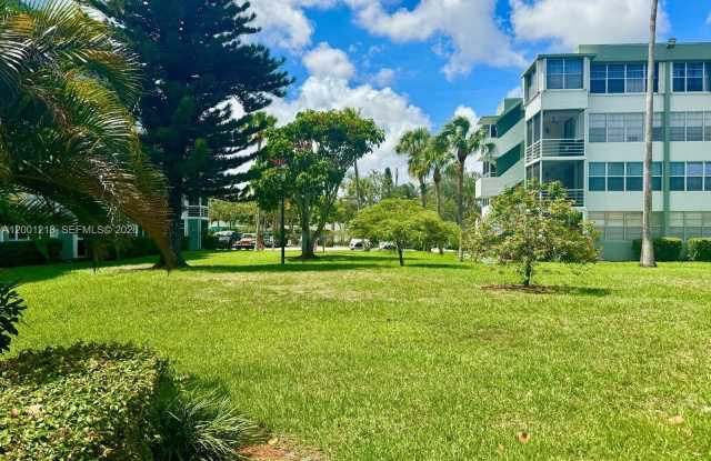 2741 Taft St photos photos