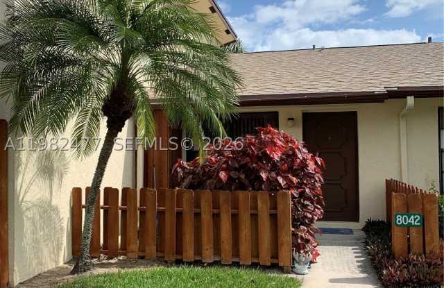 8042 SE Villa Cir photos photos