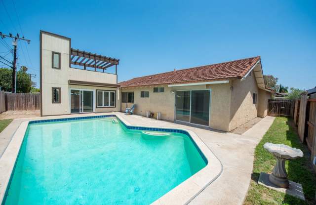 COSTA MESA: 3 Bedroom Single Story Home with a Pool photos photos