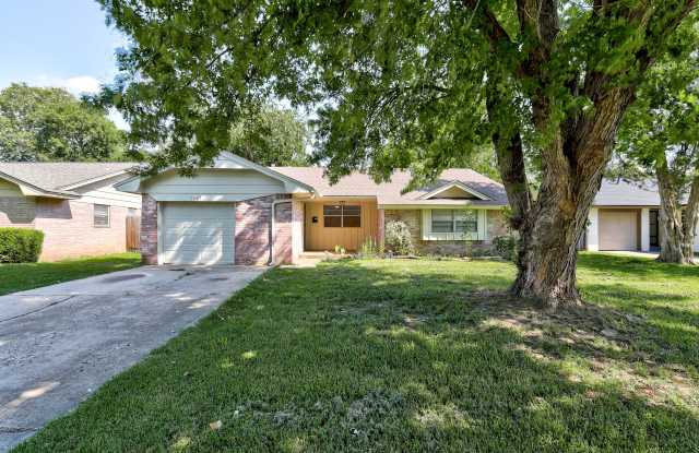 1627 Surrey Drive photos photos