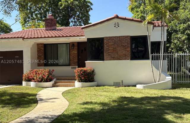 1263 SW 18th St photos photos