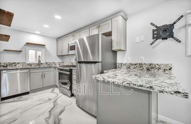 952 Haskell St photos photos
