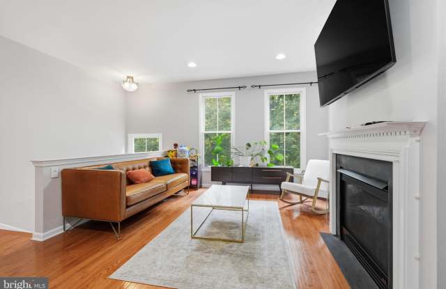 44 LIVINGSTON Street Gallery 3