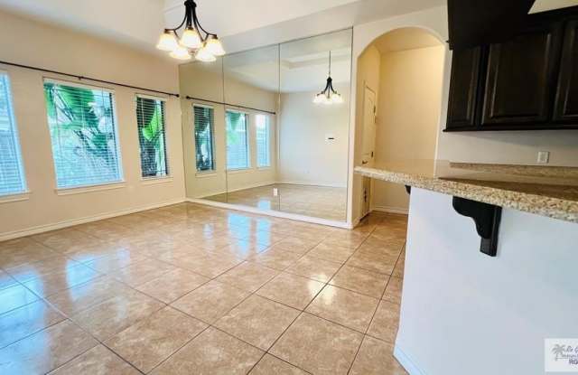 5891 HITCHING POST BLVD. Gallery 4