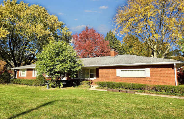 6179 Plainfield Ave - 6179 Plainfield Avenue, Comstock Northwest, MI 49048