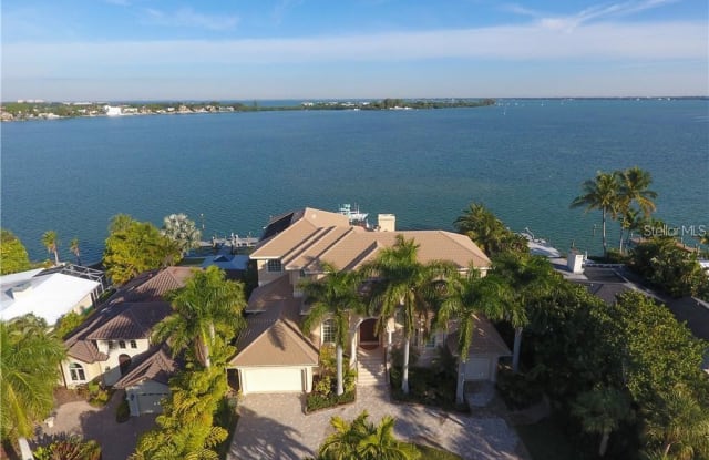 236 N WASHINGTON DRIVE - 236 North Washington Drive, Sarasota, FL 34236