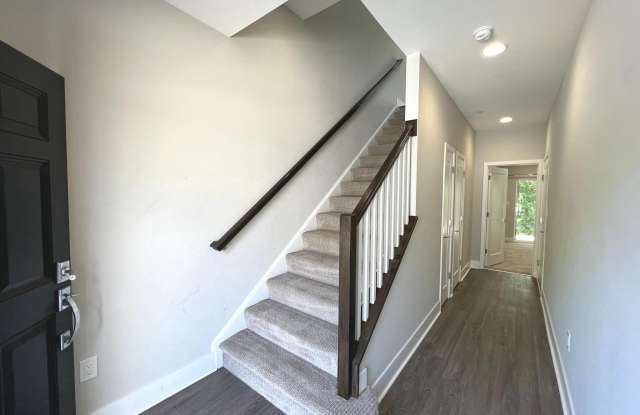 7719 LEXINGTON COURT Gallery 4