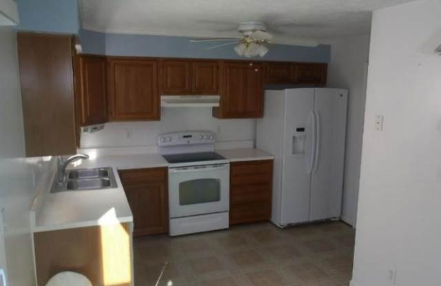 466 Darby Ln Gallery 3
