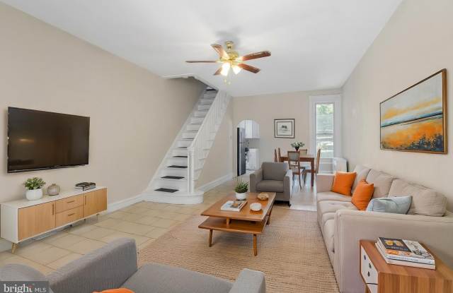 2323 E CAMBRIA Street photos photos