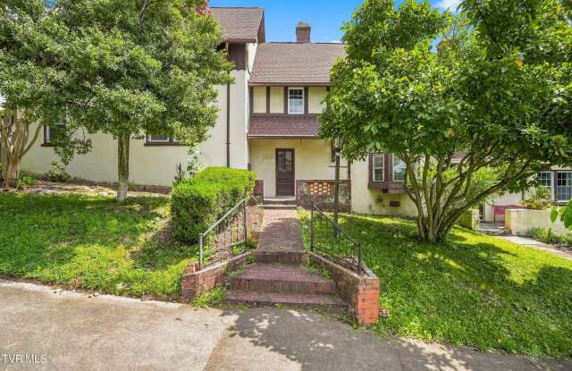 217 W Wanola Gallery 1