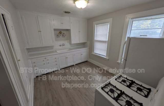 1532 West Barker Avenue Gallery 2