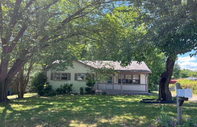 Beautiful Ranch Home In Raleigh, Available Now! photos photos