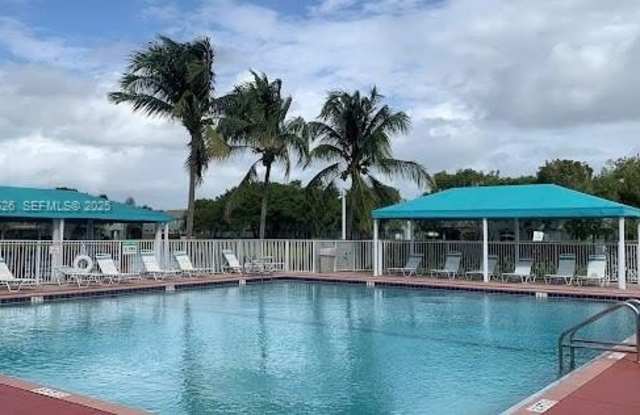 2637 SE 16th Ter photos photos