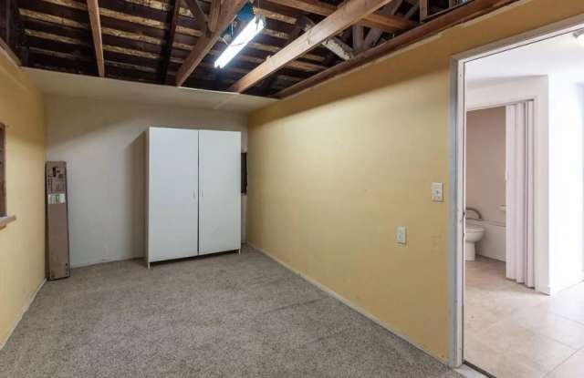 1385 Milton Way Gallery 3