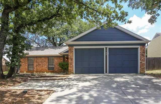1702 Acorn Drive - 1702 Acorn Drive, Euless, TX 76039