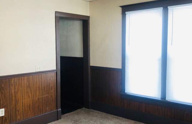 Centrally Located Bungalow Gallery 3