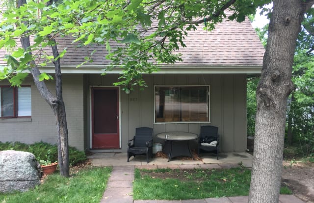 627 Pleasant St photos photos