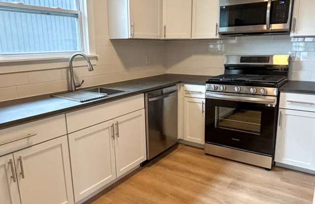 32 Chapman St - 32 Chapman Street, Ingram, PA 15205 32 Chapman St - 32 Chapman Street, Ingram, PA 15205