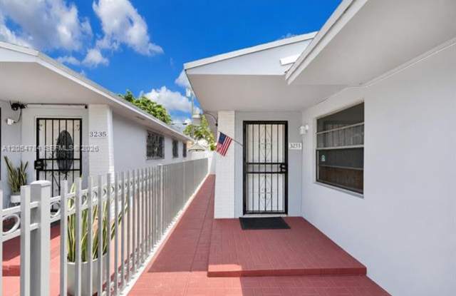 3231 SW 25th St cu-2, Miami, FL 33133 Gallery 3